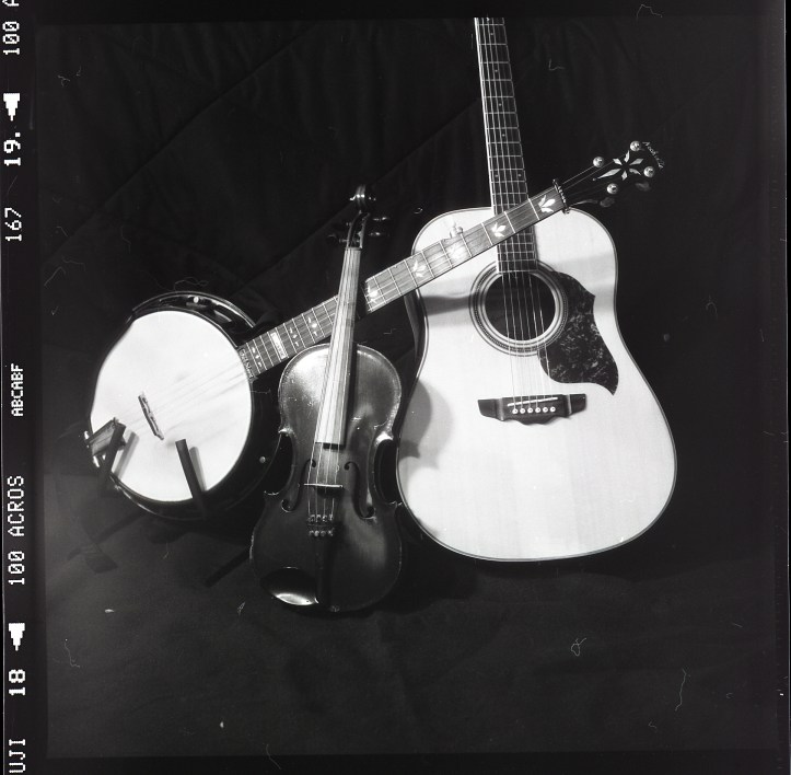 GuitarBanjoFiddle001